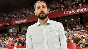 El entrenador del Sevilla, en el Snchez-Pizjun.