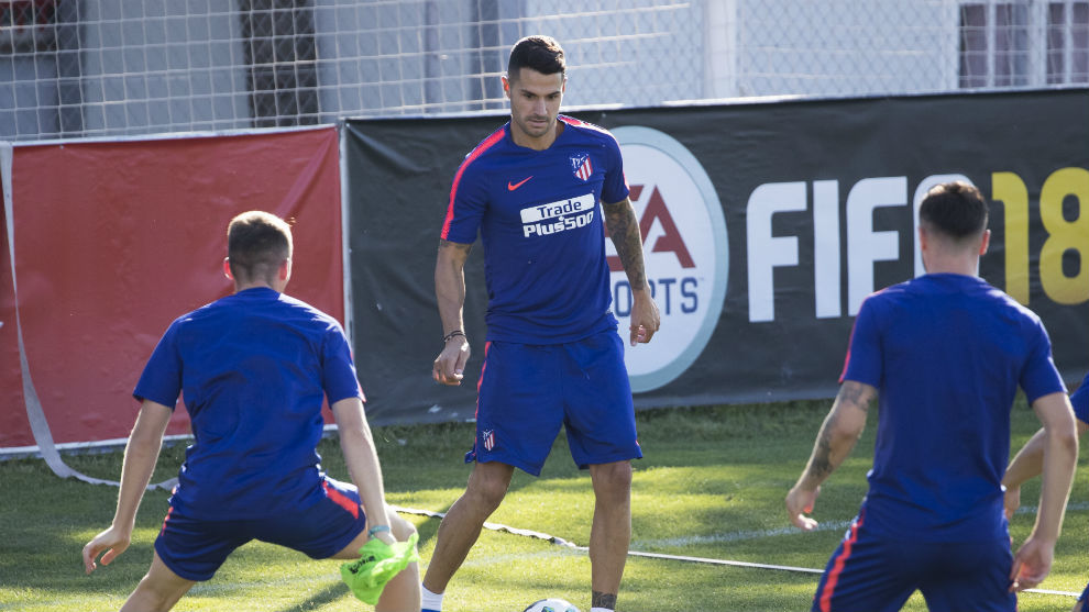 Kalinic and Vitolo train with the rest of the group
