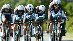 El equipo Ag2r, durante una crono del Tour de Francia.