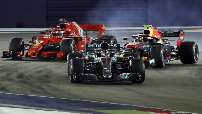 Hamilton, por delante de Verstappen y Vettel.