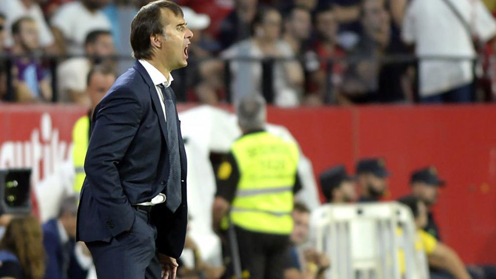 Real Madrid&apos;s Spanish coach Julen Lopetegui shouts from the sideline