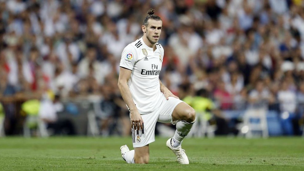 Bale, durante el derbi, en el que se retir con molestias al...