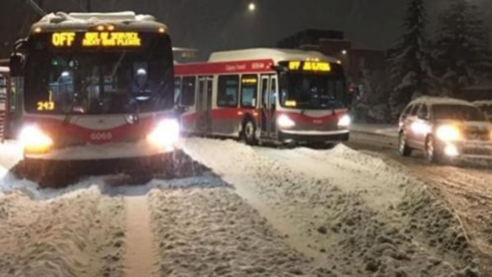 Calgary qued atrapada por una nevada rcord durante la noche