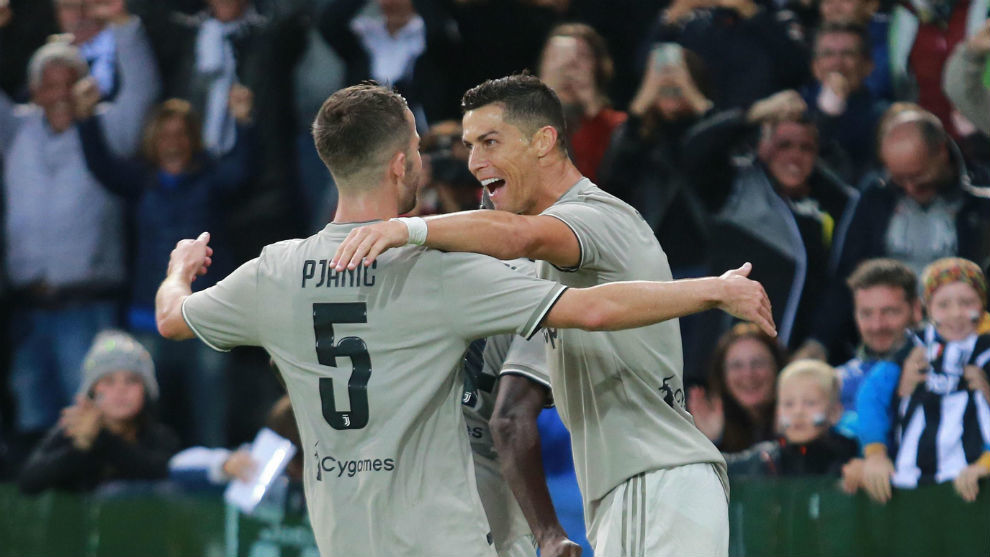 Cristiano Ronaldo celebra el 0-2 con Pjanic y Matuidi