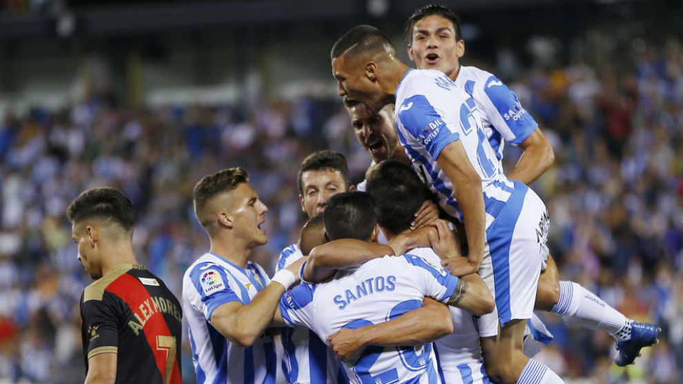 Los jugadores del Legans, celebrando el gol de Carrillo.