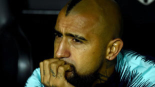 Valverde responds to Arturo Vidal by leaving him on the bench