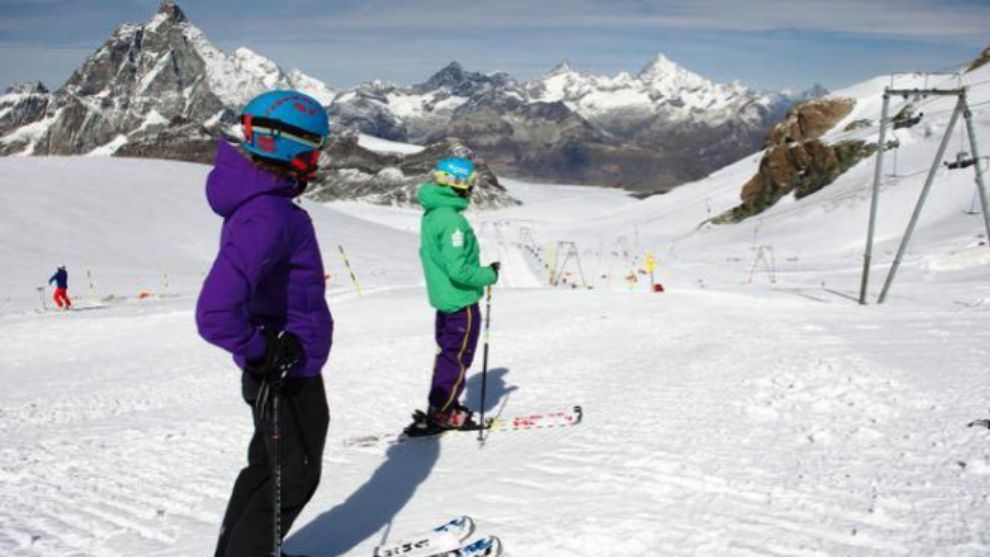 El glaciar Theodul de Zermatt (Suiza) procura el esqu los 365 das...