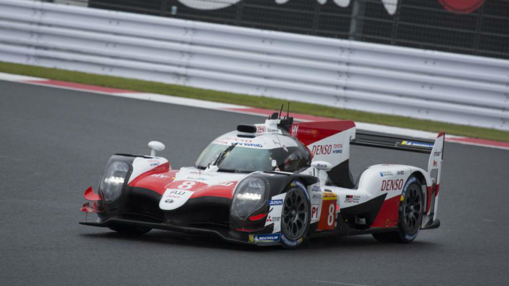 El Toyota 8 de Alonso, durante la primera parte de las 6 Horas de Fuji