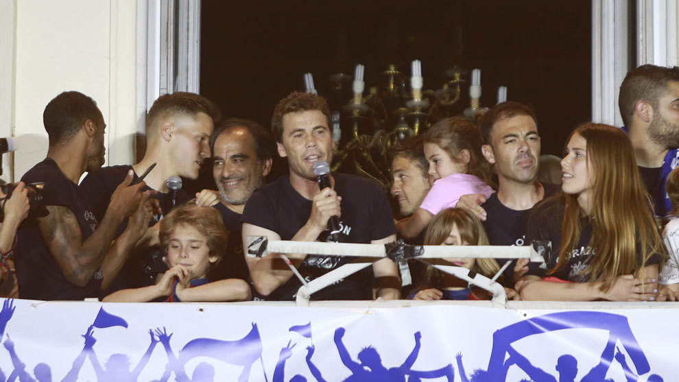 Rubi durante la celebracin del ascenso a Primera con el Huesca.