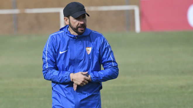 Pablo Machn, at Sevilla training