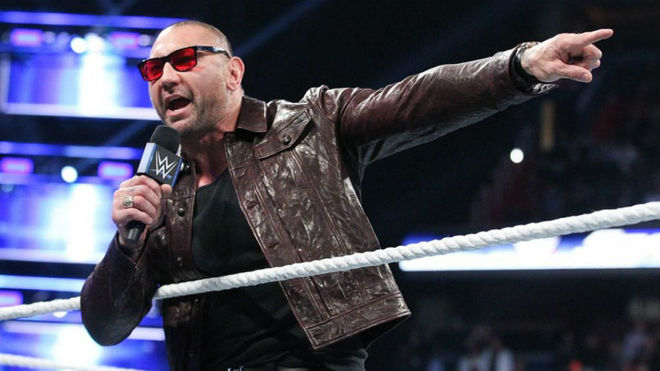 Batista mientras anuncia que estar en Samackdown 1000.