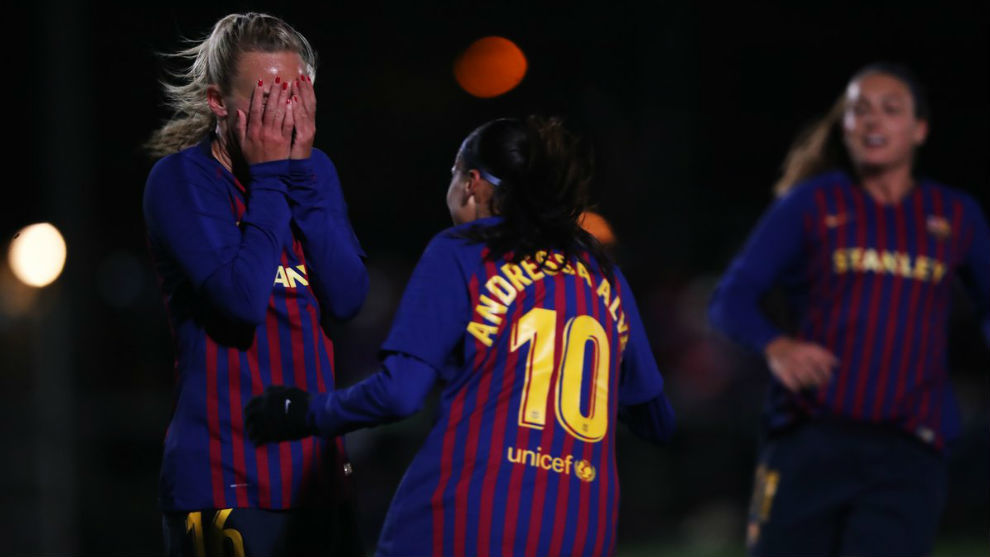 Toni Duggan y Andressa Alves celebran el primer gol azulgrana.