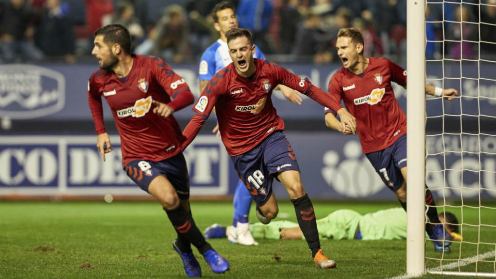 Juan Villar celebra uno de sus goles