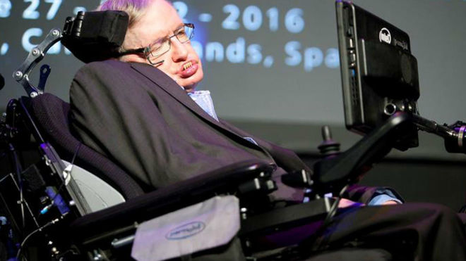 Ms de dos millones de euros en una subasta de objetos de Hawking