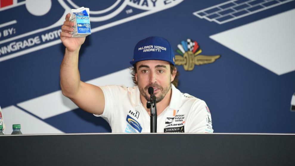 Alonso, con la leche de los campeones que buscar beber en 2019.
