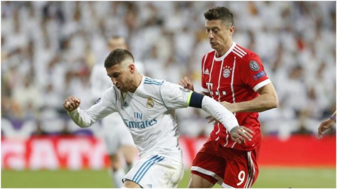 Ramos, in a duel with Lewandowski during Bayern vs Real Madrid.