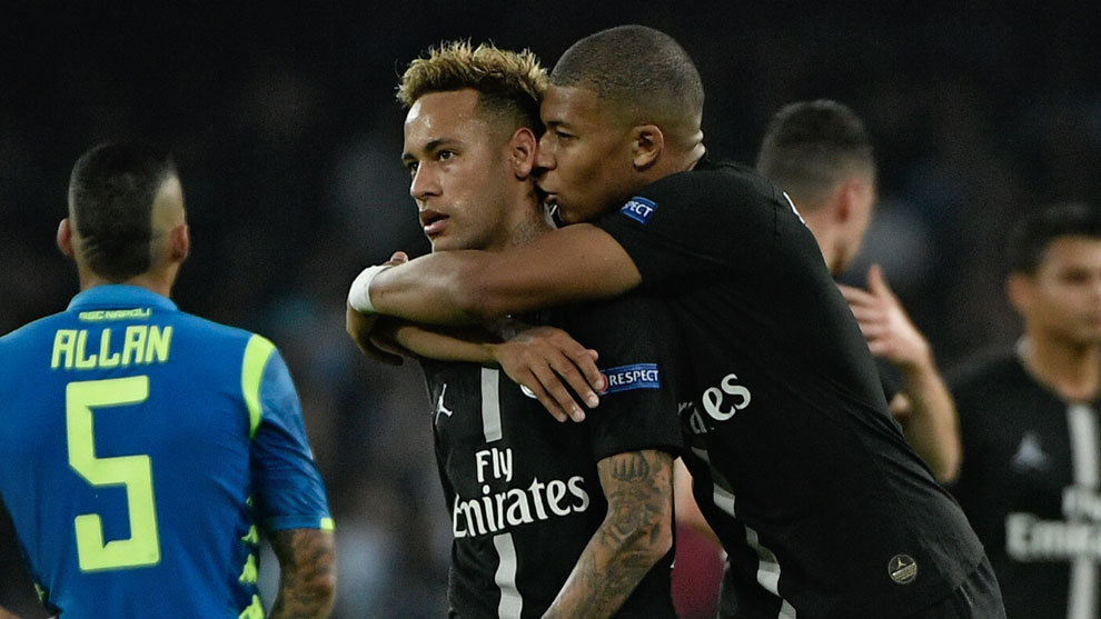 Neymar and Mbappe in the Champions League match against Napoli.