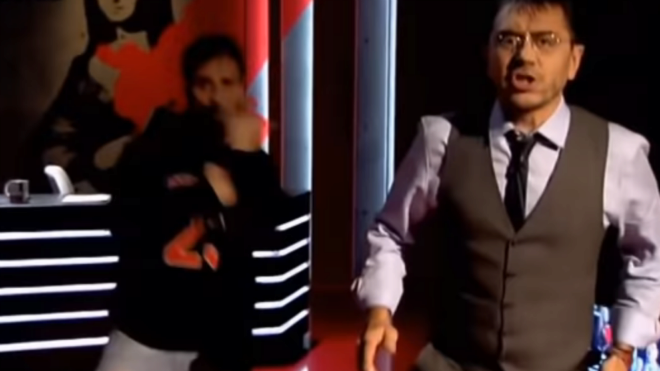 Juan Carlos Monedero canta un rap en su programa &apos;En la frontera&apos;