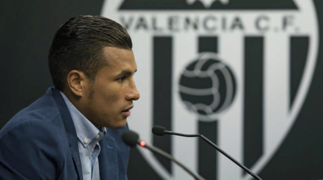 Murillo, el da de su presentacin como jugador del Valencia en...