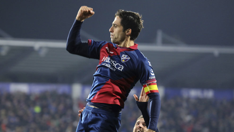 Etxeita celebra el segundo gol del Huesca.