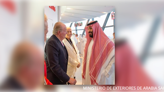 La foto de la polmica: Encuentro fugaz entre el rey Juan Carlos y el...
