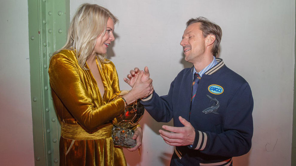 Martin Solveig asks Ada Hegerberg to twerk and later apologises