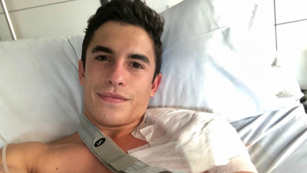 Marc Mrquez tras la operacin en su hombro izquierdo.