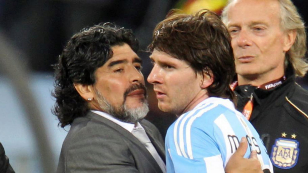 Messi y Maradona en el Mundial 2010.