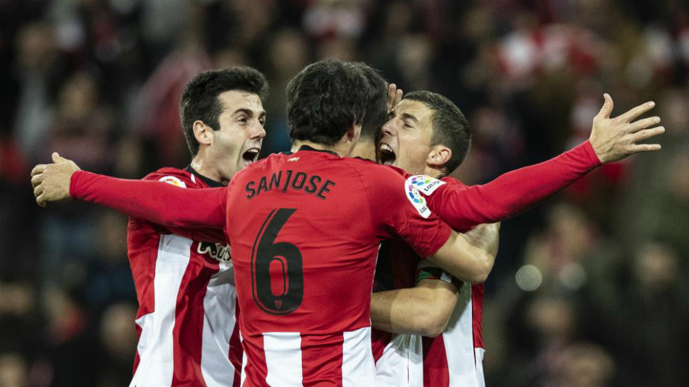 Los jugadores del Athletic celebrando la victoria frente al Girona