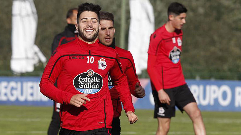 Un sonriente Carles Gil en un entrenamiento reciente