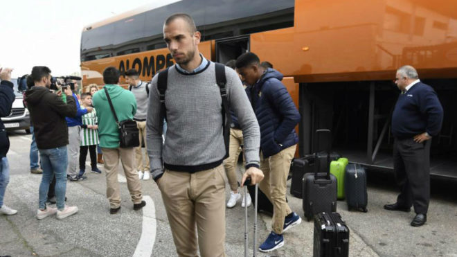 Pau Lopez travelling with Betis