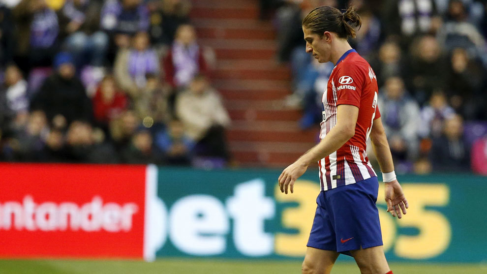 Brazilian full-back forced off against Real Valladolid.