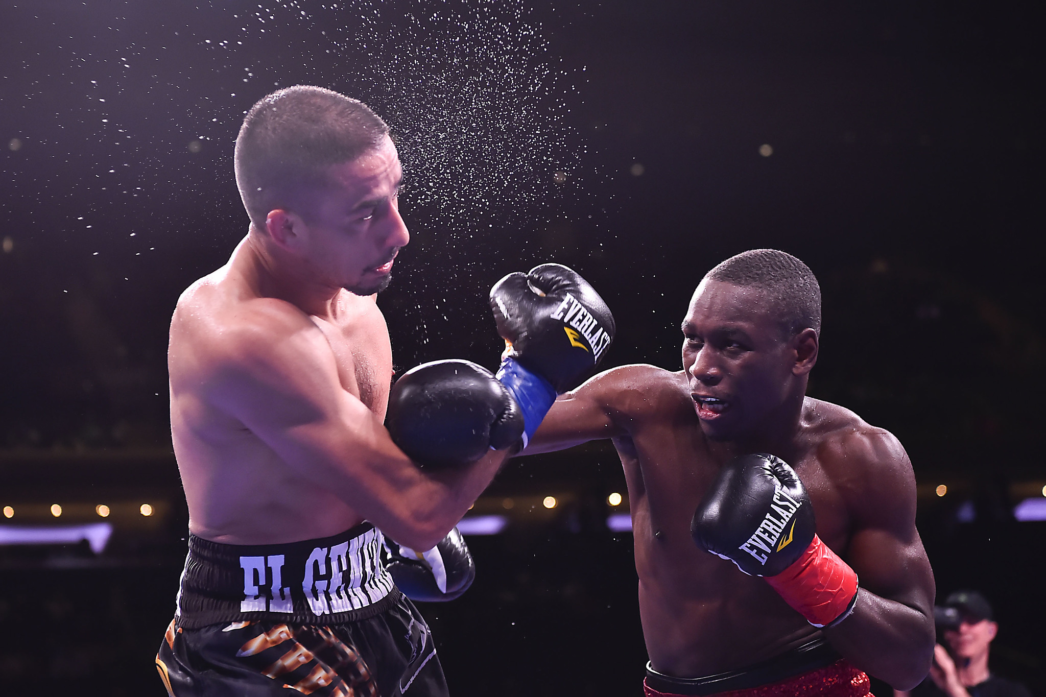 Boxeo Canelo vs Fielding resumen y resultado de la pelea