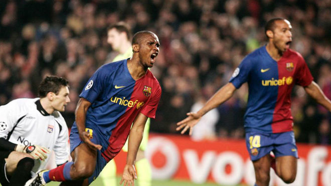 Eto&apos;o and Henry celebrate a goal against Lloris in 2008/09.
