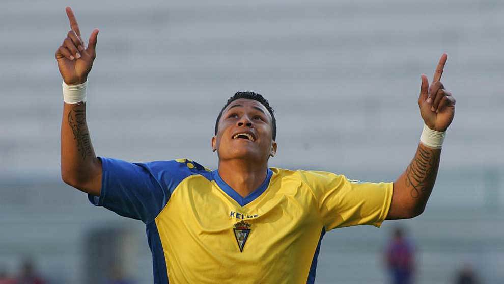 Jeison Murillo celebra un gol con el Cdiz en noviembre de 2011