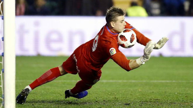Real Madrid: Lunin in no man's land | MARCA in English