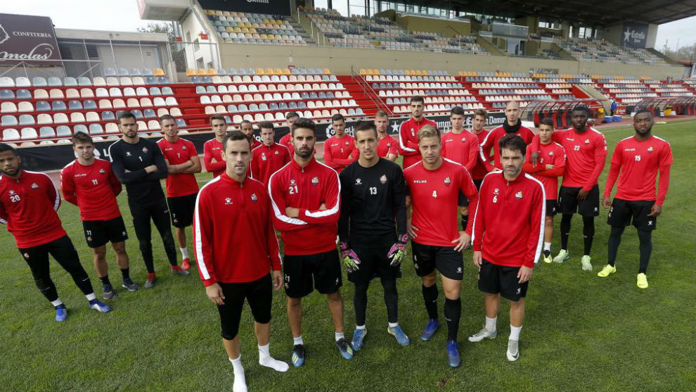 Los jugadores del Reus posan para MARCA antes de un entrenamiento