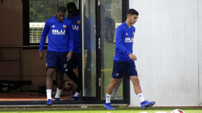 Ferran Torres durante un entrenamiento con el Valencia.