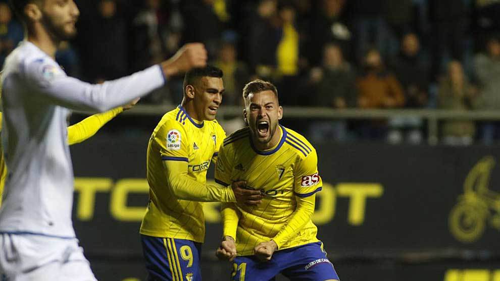 Carrillo celebra con rabia y junto a Romera su gol al Deportivo, el...