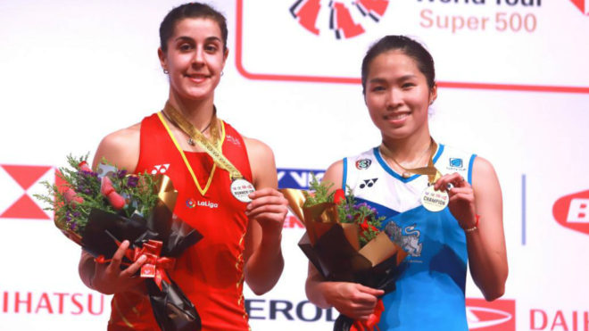 Carolina Marn en el podio del Masters de Malasia junto a Ratchanok...