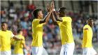 Rodrygo Goes y Vincius Jnior celebran un gol de Brasil en un...