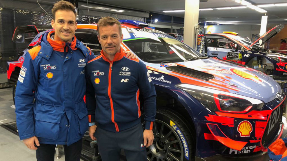 Los dos pilotos de Hyundai, junto al i20 Coup WRC.
