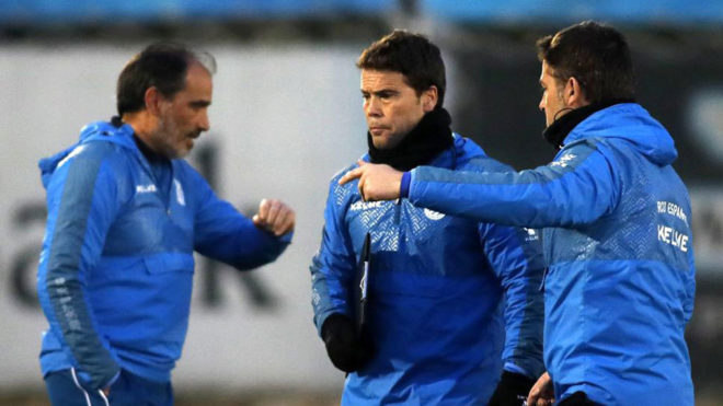 Rubi, alongside his assistants, during an Espanyol training session.