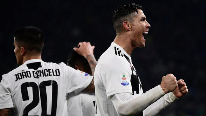 Cristiano Ronaldo celebra su primer gol al Parma.