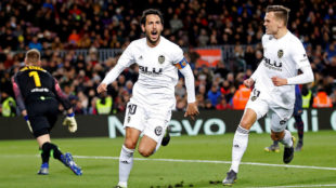 Parejo celebra el segundo gol del Valencia.