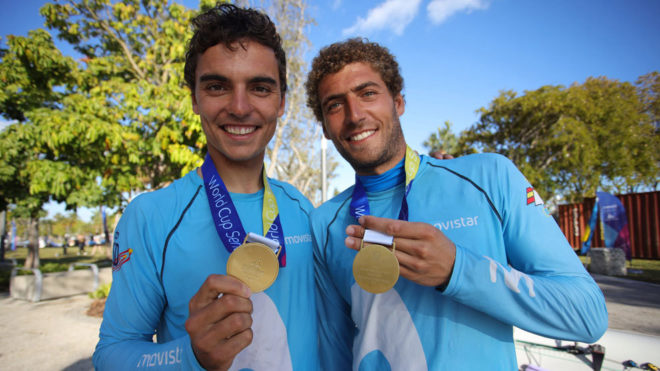 Jordi Xammar y Nico Rodrguez, tras colgarse la medalla en Miami