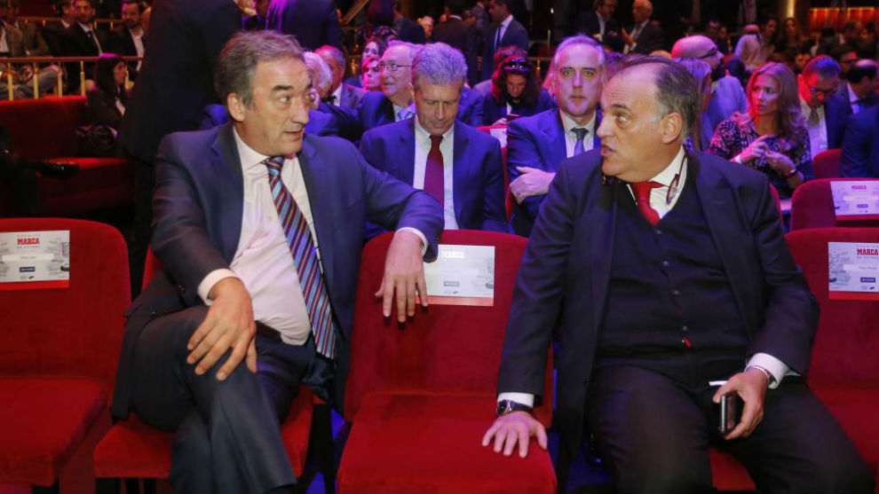 El presidente de la Liga de ftbol sala, Lozano, y el de LaLiga,...