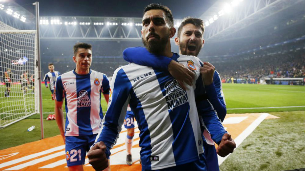Borja celebra un gol junto a Ferrerya y Marc Roca