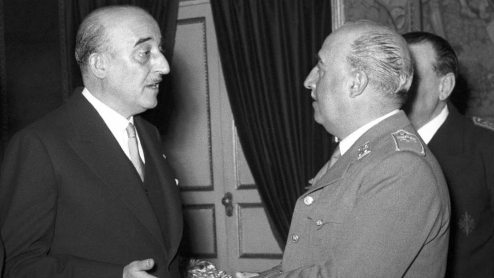 El presidente del Barcelona, Marti Carretó, con Franco, en las fechas de los casos Kubala y Di Stefano