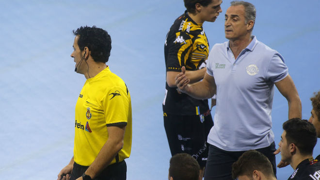 Rafa Guijosa durante un partido con el Ademar